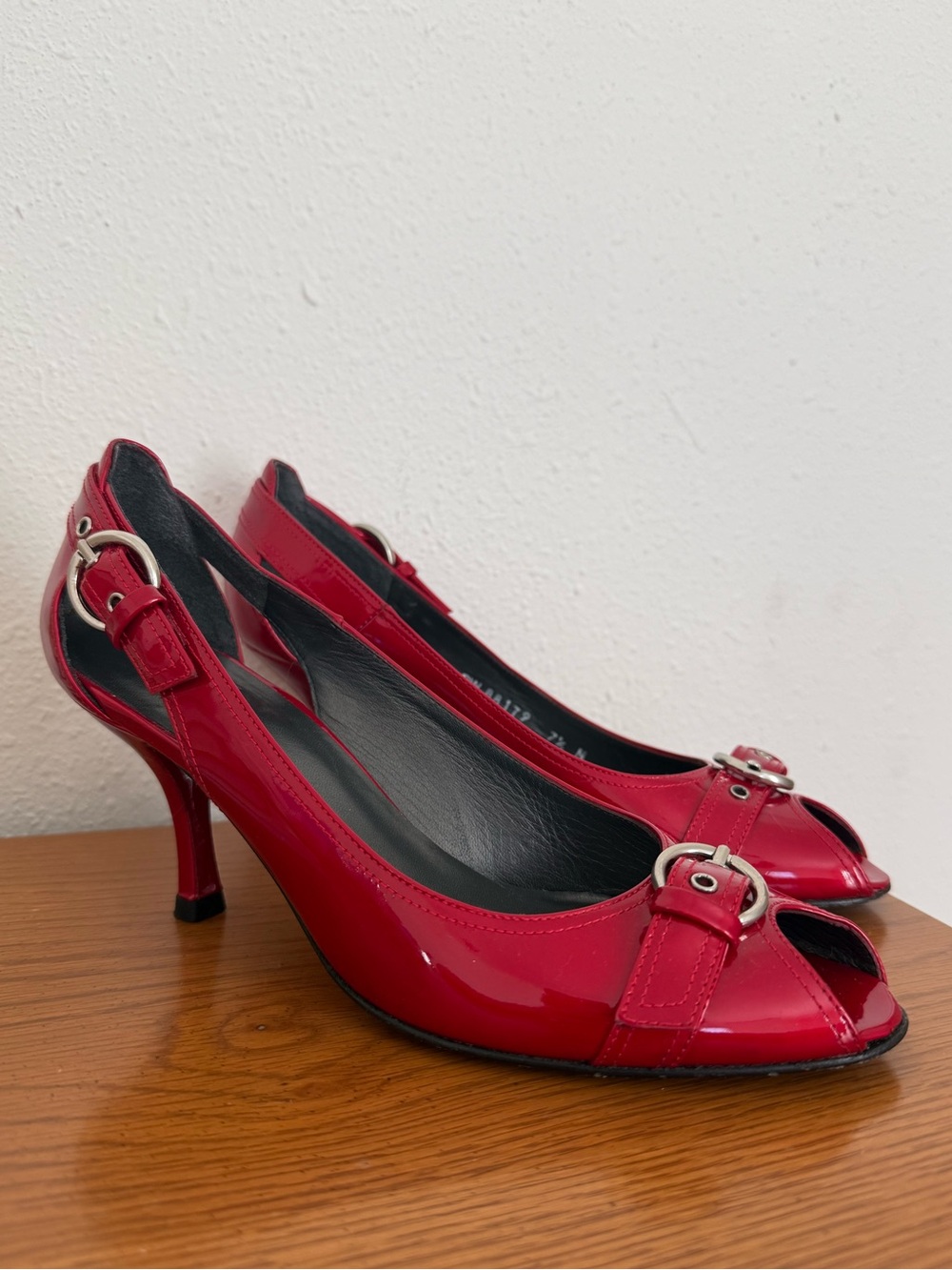 Stuart Weitzman Y2K Vintage red patent leather peep toe pumps 7.5